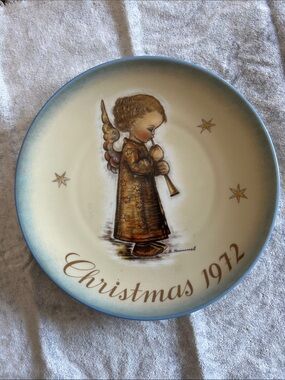Hummel Blue Rim Cream Angel Plate - Christmas 1972